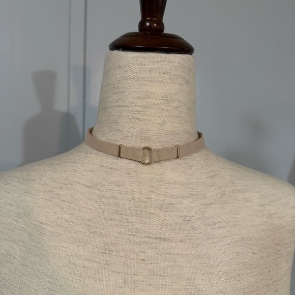 Forever 21 Beige Choker Necklace - Picture 1 of 6